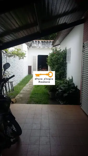 Foto 2 de Casa com 2 quartos à venda, 150m2 em Guaiúba, Guaruja - SP