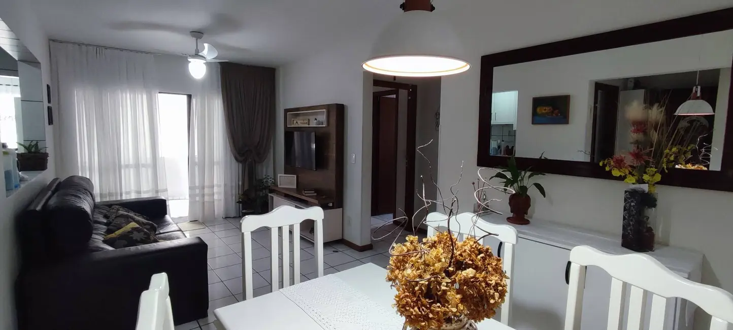 Foto 2 de Apartamento com 2 quartos para alugar em Meia Praia, Itapema - SC