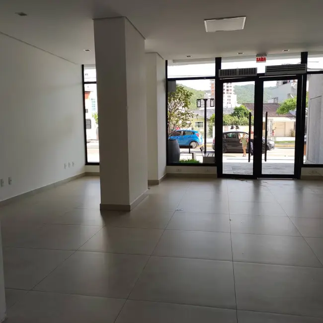 Foto 5 de Sala Comercial para alugar, 105m2 em  - SC