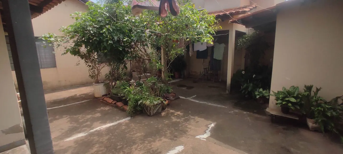 Foto 1 de Casa com 3 quartos à venda, 250m2 em Residencial Monte Carlo, Goiania - GO