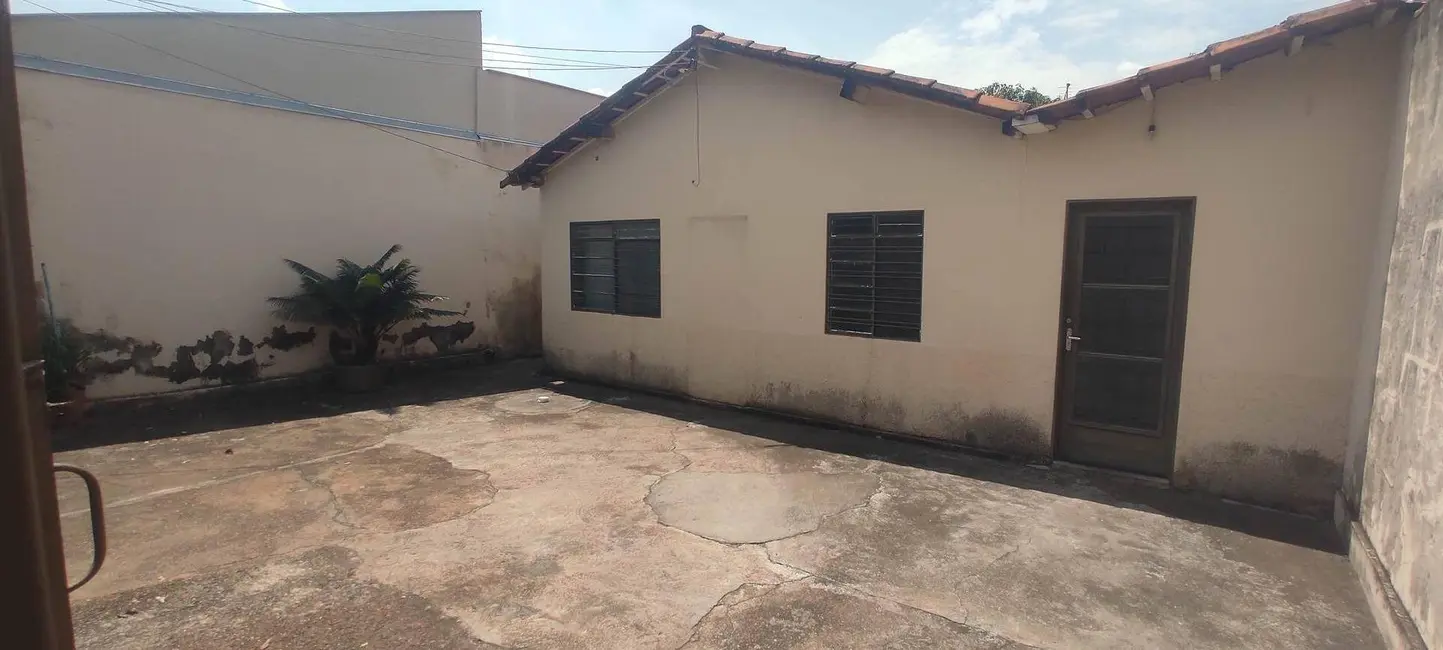 Foto 3 de Casa com 3 quartos à venda, 250m2 em Residencial Monte Carlo, Goiania - GO