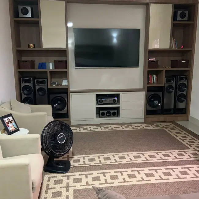 Casa com 3 quartos à venda, 487m2 em Residencial De Colores, Birigui - SP - imagem 7 Foto 7 de Casa com 3 quartos à venda, 487m2 em Residencial De Colores, Birigui - SP