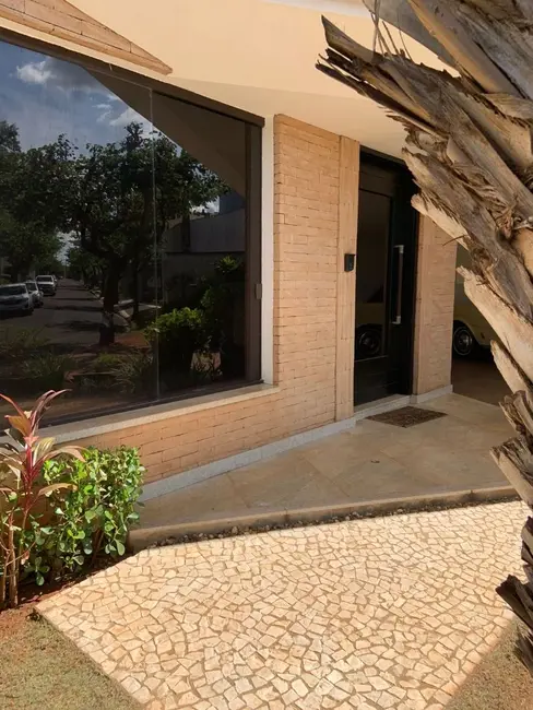 Casa com 3 quartos à venda, 705m2 em Residencial das Aroeiras, Birigui - SP - imagem 3 Foto 3 de Casa com 3 quartos à venda, 705m2 em Residencial das Aroeiras, Birigui - SP