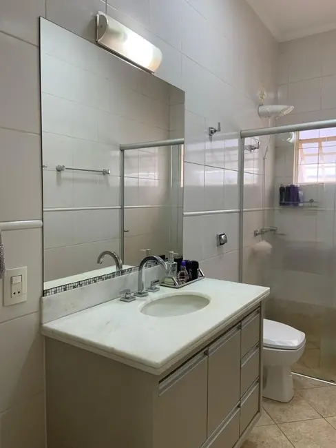 Casa com 3 quartos à venda, 300m2 em Jardim Stábile, Birigui - SP - imagem 9 Foto 9 de Casa com 3 quartos à venda, 300m2 em Jardim Stábile, Birigui - SP