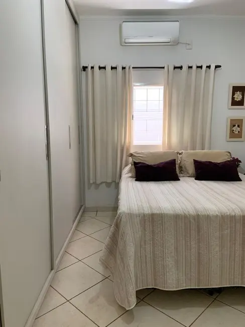 Casa com 3 quartos à venda, 300m2 em Jardim Stábile, Birigui - SP - imagem 5 Foto 5 de Casa com 3 quartos à venda, 300m2 em Jardim Stábile, Birigui - SP