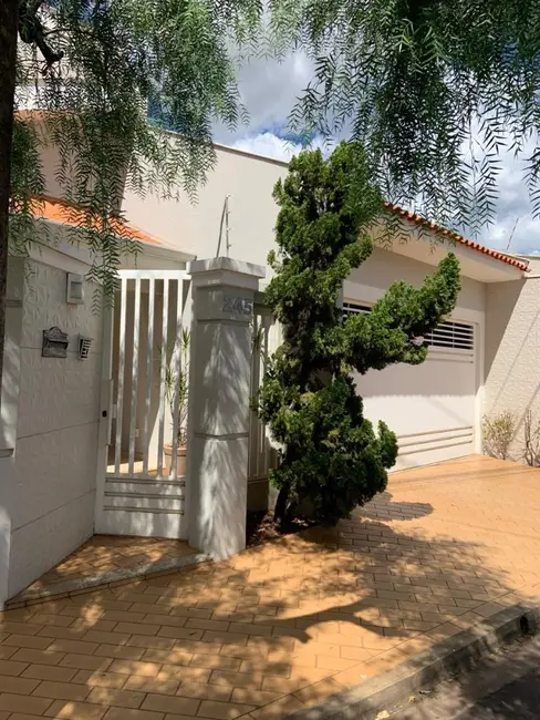 Casa com 3 quartos à venda, 300m2 em Jardim Stábile, Birigui - SP - imagem 1 Foto 1 de Casa com 3 quartos à venda, 300m2 em Jardim Stábile, Birigui - SP