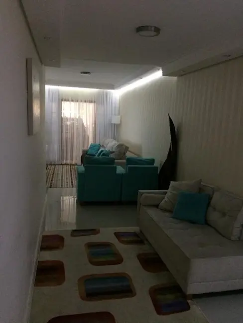 Casa com 3 quartos à venda, 154m2 em Quitaúna, Osasco - SP - imagem 5 Foto 5 de Casa com 3 quartos à venda, 154m2 em Quitaúna, Osasco - SP