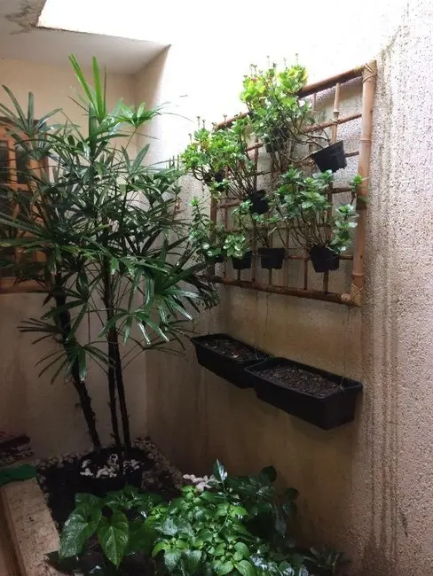 Casa com 3 quartos à venda, 154m2 em Quitaúna, Osasco - SP - imagem 4 Foto 4 de Casa com 3 quartos à venda, 154m2 em Quitaúna, Osasco - SP