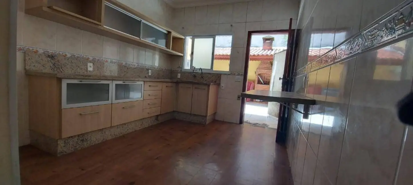 Casa com 2 quartos à venda, 93m2 em Canto do Forte, Praia Grande - SP - imagem 2 Foto 2 de Casa com 2 quartos à venda, 93m2 em Canto do Forte, Praia Grande - SP