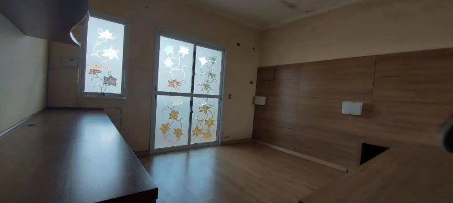 Casa com 2 quartos à venda, 93m2 em Canto do Forte, Praia Grande - SP - imagem 8 Foto 8 de Casa com 2 quartos à venda, 93m2 em Canto do Forte, Praia Grande - SP