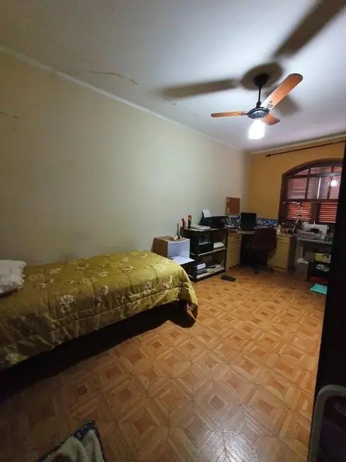 Foto 3 de Casa com 4 quartos à venda, 200m2 em Vila Mangalot, São Paulo - SP