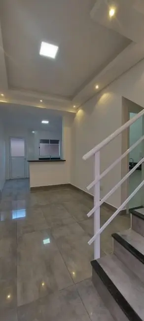 Foto 1 de Sobrado com 3 quartos à venda, 70m2 em Maracanã, Praia Grande - SP