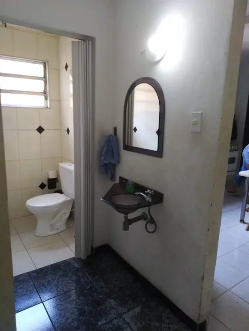 Sobrado com 3 quartos à venda, 280m2 em Parque Santa Teresa, Carapicuiba - SP - imagem 9 Foto 9 de Sobrado com 3 quartos à venda, 280m2 em Parque Santa Teresa, Carapicuiba - SP