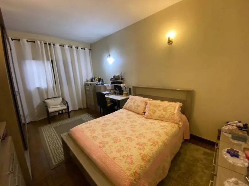 Sobrado com 4 quartos à venda, 200m2 em Chácara Inglesa, São Paulo - SP - imagem 2 Foto 2 de Sobrado com 4 quartos à venda, 200m2 em Chácara Inglesa, São Paulo - SP