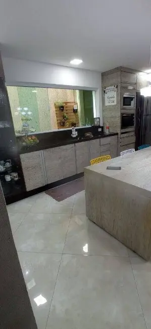 Sobrado com 3 quartos à venda, 180m2 em Jardim Santa Lucrécia, São Paulo - SP - imagem 4 Foto 4 de Sobrado com 3 quartos à venda, 180m2 em Jardim Santa Lucrécia, São Paulo - SP