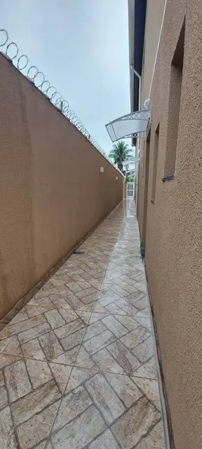 Foto 2 de Sobrado com 2 quartos à venda, 60m2 em Vila Margarida, Sao Vicente - SP