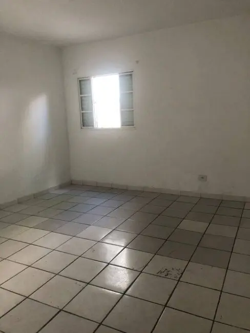 Casa com 1 quarto para alugar, 30m2 em Vila Guedes, São Paulo - SP - imagem 2 Foto 2 de Casa com 1 quarto para alugar, 30m2 em Vila Guedes, São Paulo - SP