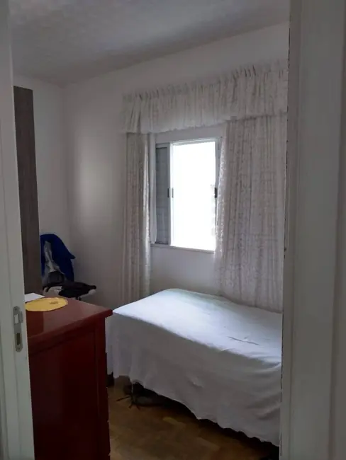 Foto 3 de Casa com 5 quartos à venda, 200m2 em Vila Zat, São Paulo - SP