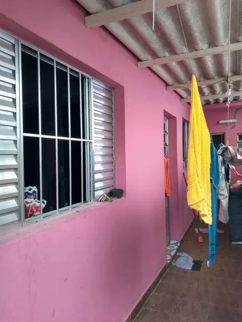 Foto 2 de Casa com 5 quartos à venda, 200m2 em Vila Zat, São Paulo - SP