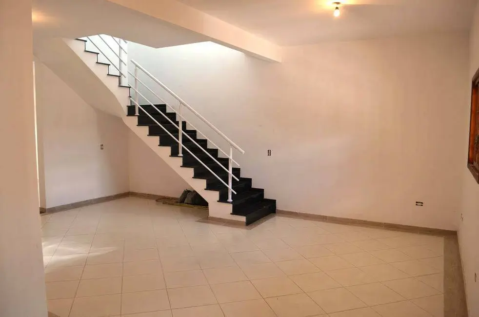 Casa com 3 quartos à venda, 180m2 em Portais (Polvilho), Cajamar - SP - imagem 8 Foto 8 de Casa com 3 quartos à venda, 180m2 em Portais (Polvilho), Cajamar - SP