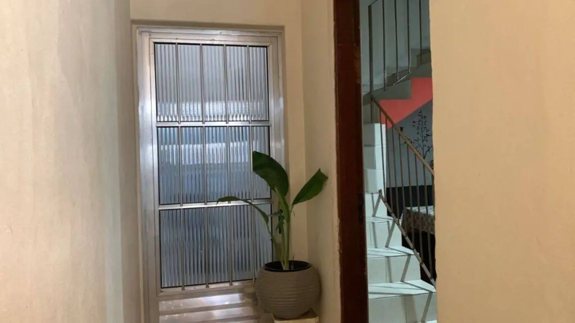 Casa com 3 quartos à venda, 240m2 em Conjunto Residencial Bandeirantes, São Paulo - SP - imagem 4 Foto 4 de Casa com 3 quartos à venda, 240m2 em Conjunto Residencial Bandeirantes, São Paulo - SP