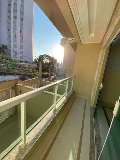 Foto 2 de Sobrado com 3 quartos à venda, 300m2 em Vila Mangalot, São Paulo - SP