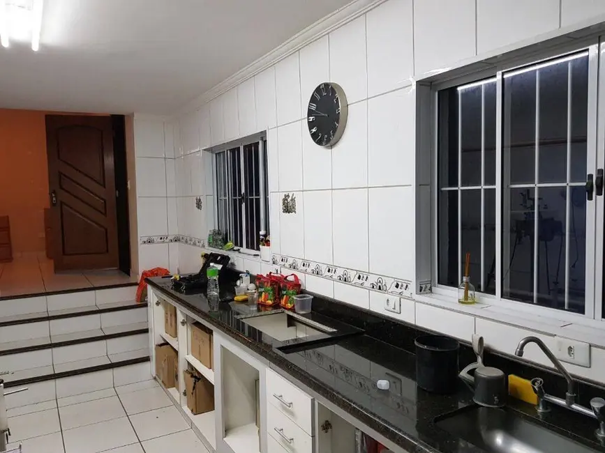 Casa com 3 quartos à venda, 214m2 em Ayrosa, Osasco - SP - imagem 4 Foto 4 de Casa com 3 quartos à venda, 214m2 em Ayrosa, Osasco - SP