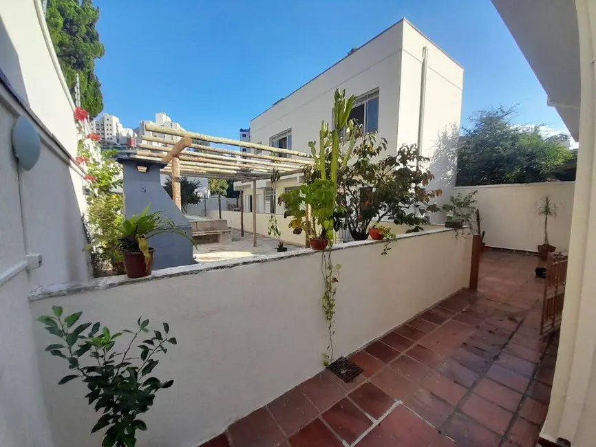 Casa com 3 quartos para alugar em Alto da Lapa, São Paulo - SP - imagem 6 Foto 6 de Casa com 3 quartos para alugar em Alto da Lapa, São Paulo - SP