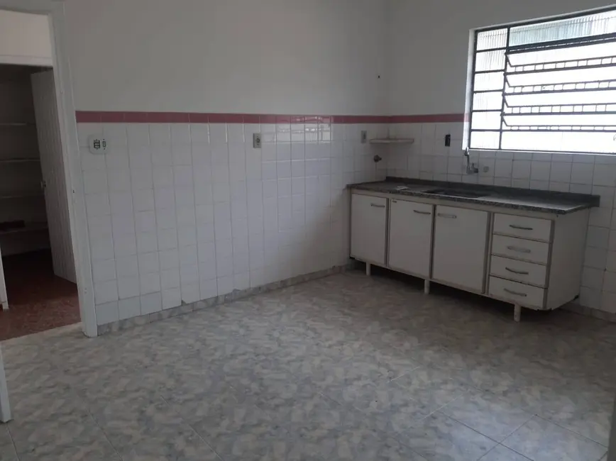 Casa com 2 quartos para alugar em Chora Menino, São Paulo - SP - imagem 3 Foto 3 de Casa com 2 quartos para alugar em Chora Menino, São Paulo - SP