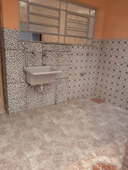 Casa com 2 quartos para alugar em Jardim Santo Elias, São Paulo - SP - imagem 3 Foto 3 de Casa com 2 quartos para alugar em Jardim Santo Elias, São Paulo - SP