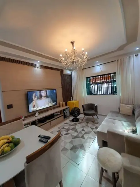 Foto 2 de Casa com 3 quartos à venda em Vila Guedes, São Paulo - SP