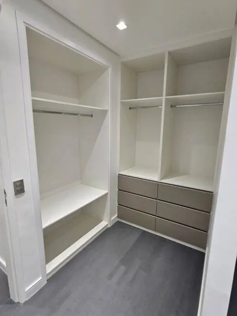 Apartamento com 4 quartos à venda, 210m2 em Higienópolis, São Paulo - SP - imagem 4 Foto 4 de Apartamento com 4 quartos à venda, 210m2 em Higienópolis, São Paulo - SP