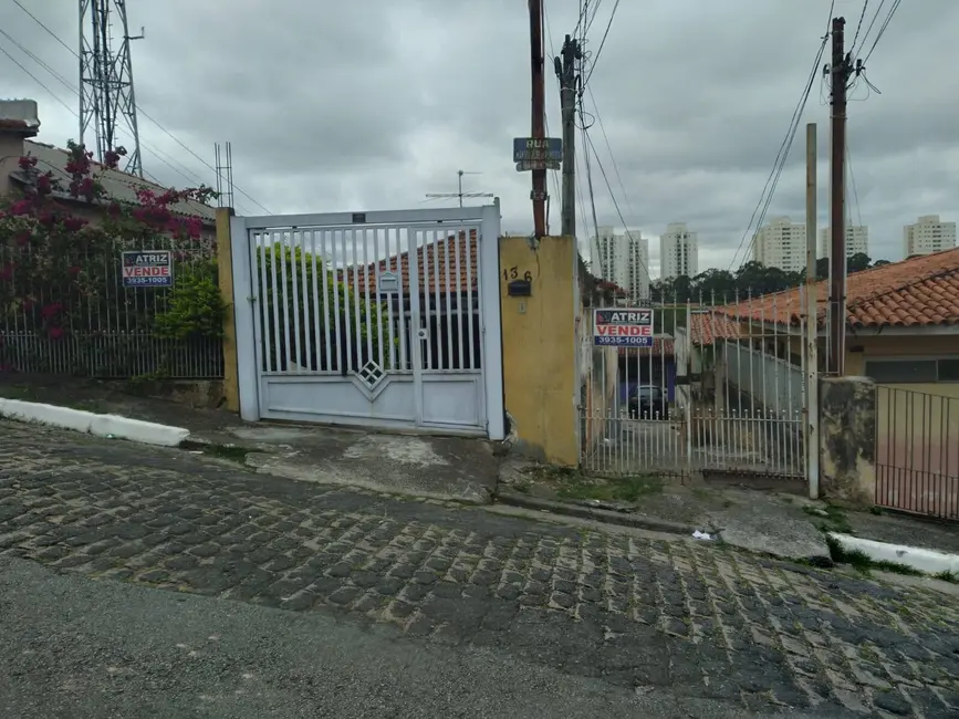 Casa com 6 quartos à venda, 480m2 em Vila Cruz das Almas, São Paulo - SP - imagem 1 Foto 1 de Casa com 6 quartos à venda, 480m2 em Vila Cruz das Almas, São Paulo - SP