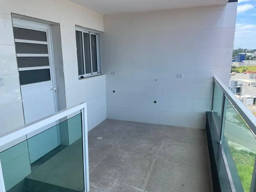 Foto 4 de Casa com 3 quartos à venda e para alugar, 225m2 em Laranjeiras, Caieiras - SP