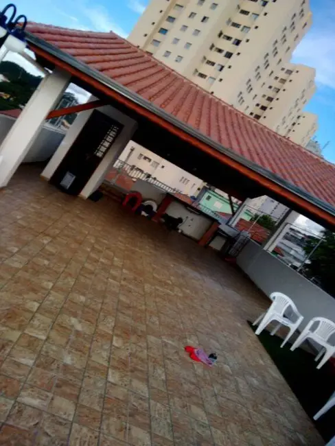 Foto 2 de Casa com 3 quartos à venda, 200m2 em Parque Maria Domitila, São Paulo - SP