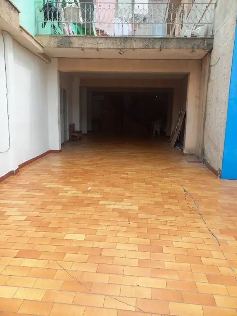 Foto 2 de Casa com 2 quartos para alugar, 250m2 em Vila Pereira Barreto, São Paulo - SP