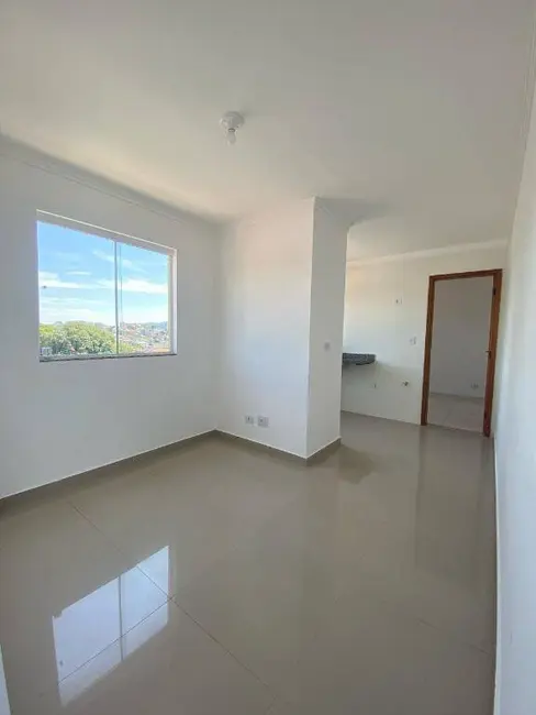 Foto 2 de Apartamento com 2 quartos para alugar, 38m2 em Jardim Mangalot, São Paulo - SP