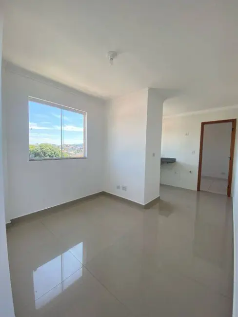 Foto 3 de Apartamento com 2 quartos para alugar, 38m2 em Jardim Mangalot, São Paulo - SP
