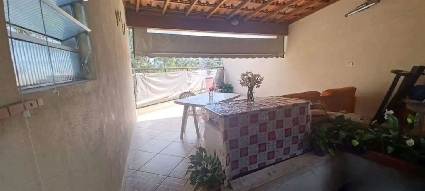 Foto 1 de Sobrado com 3 quartos à venda, 90m2 em Conjunto Habitacional Jova Rural, São Paulo - SP