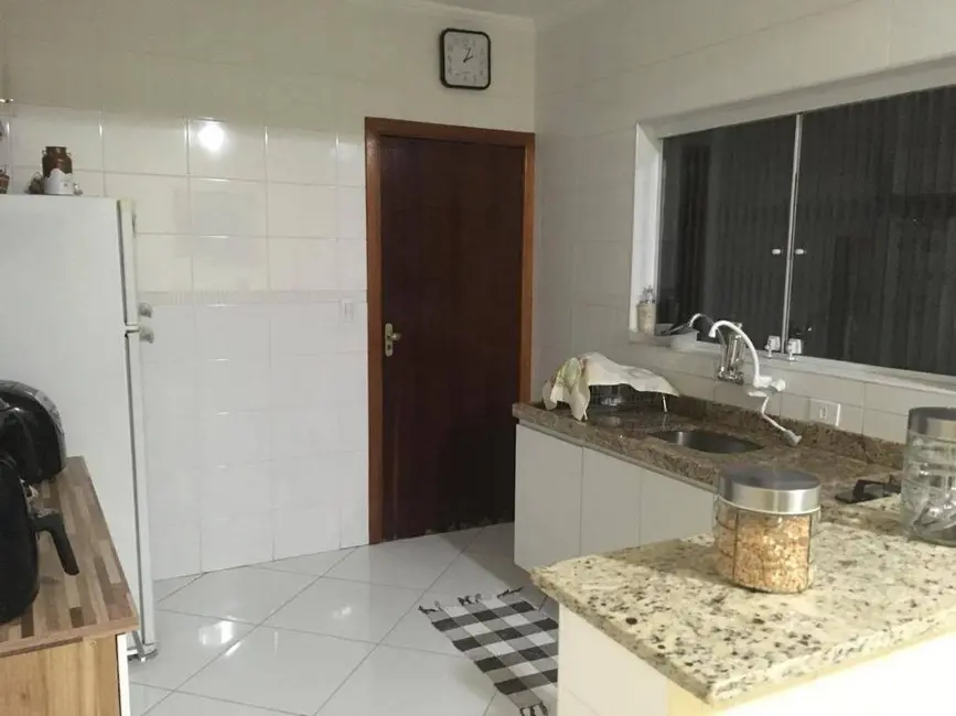 Foto 1 de Sobrado com 3 quartos para alugar, 126m2 em Vila Bruna, São Paulo - SP