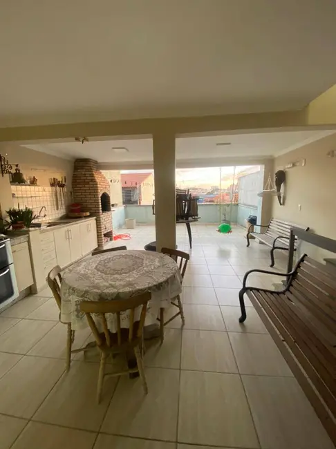 Foto 5 de Casa com 3 quartos à venda, 300m2 em Vila Pereira Barreto, São Paulo - SP