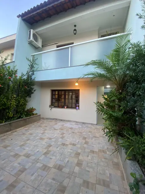 Foto 1 de Casa com 3 quartos à venda, 300m2 em Vila Pereira Barreto, São Paulo - SP