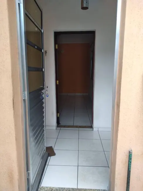 Casa com 2 quartos para alugar, 70m2 em Vila Pereira Cerca, São Paulo - SP - imagem 3 Foto 3 de Casa com 2 quartos para alugar, 70m2 em Vila Pereira Cerca, São Paulo - SP