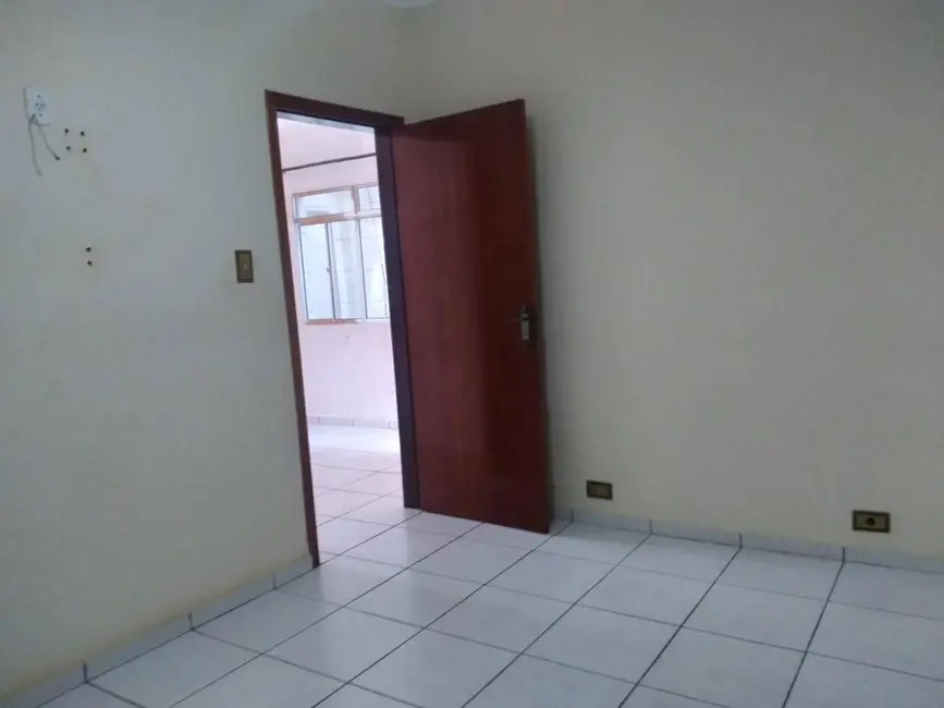 Casa com 2 quartos para alugar, 70m2 em Vila Pereira Cerca, São Paulo - SP - imagem 6 Foto 6 de Casa com 2 quartos para alugar, 70m2 em Vila Pereira Cerca, São Paulo - SP