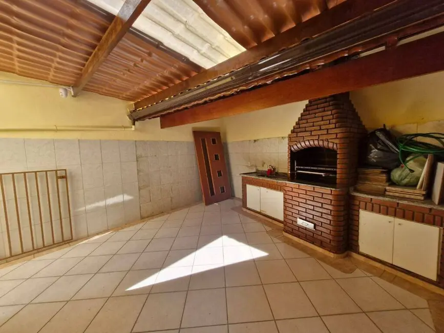 Sobrado com 4 quartos à venda, 180m2 em Vila Bonilha, São Paulo - SP - imagem 5 Foto 5 de Sobrado com 4 quartos à venda, 180m2 em Vila Bonilha, São Paulo - SP