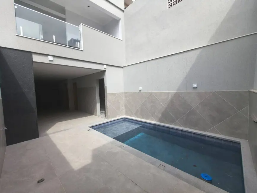 Sobrado com 3 quartos à venda, 255m2 em Parque São Domingos, São Paulo - SP - imagem 4 Foto 4 de Sobrado com 3 quartos à venda, 255m2 em Parque São Domingos, São Paulo - SP