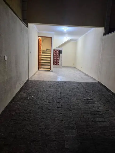 Sobrado com 2 quartos à venda, 190m2 em Parque Ramos Freitas, São Paulo - SP - imagem 4 Foto 4 de Sobrado com 2 quartos à venda, 190m2 em Parque Ramos Freitas, São Paulo - SP