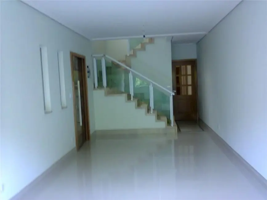 Sobrado com 3 quartos à venda, 157m2 em Parque Maria Domitila, São Paulo - SP - imagem 1 Foto 1 de Sobrado com 3 quartos à venda, 157m2 em Parque Maria Domitila, São Paulo - SP