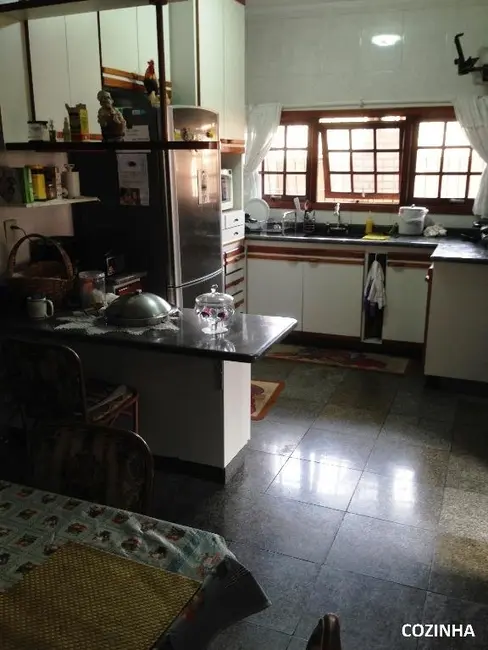 Sobrado com 3 quartos à venda, 340m2 em Jardim Pinheiros, São Paulo - SP - imagem 3 Foto 3 de Sobrado com 3 quartos à venda, 340m2 em Jardim Pinheiros, São Paulo - SP