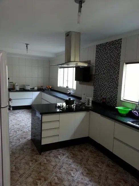 Sobrado com 3 quartos à venda, 250m2 em Vila Pereira Barreto, São Paulo - SP - imagem 3 Foto 3 de Sobrado com 3 quartos à venda, 250m2 em Vila Pereira Barreto, São Paulo - SP